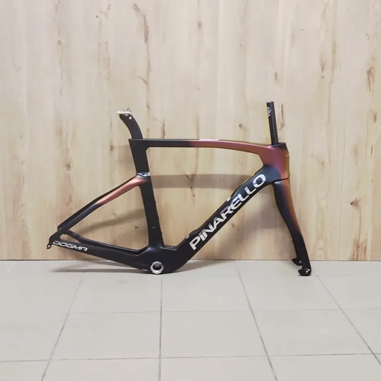 PINARELLO Dogma F - luxter red gold (2025)